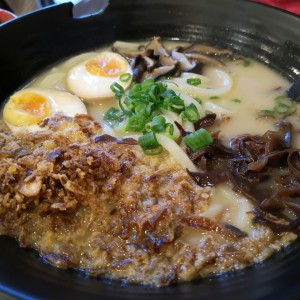 Caldo de cerdo, fideos de arroz