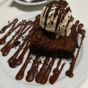 brownie con helado 