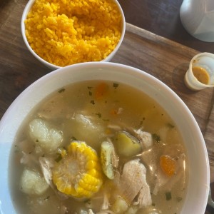 sopa de pollo