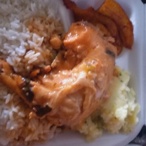 Pollo guisado