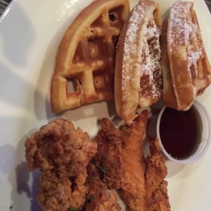 Desayunos - Chicken and waffles