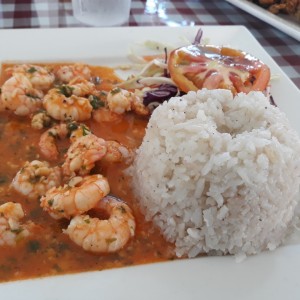 camarones al ajillo y arroz con coco