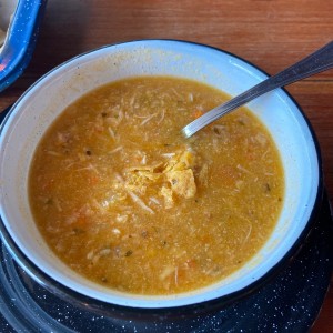 sopa pollo del dia