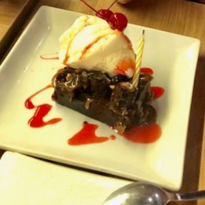 brownie con helado