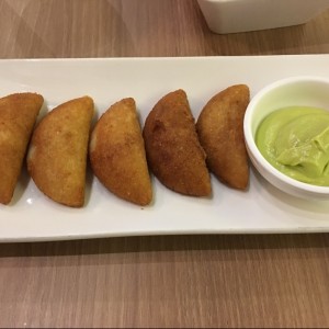 Piqueos Latinoamericanos - Empanadas Criollas