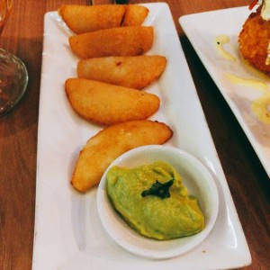 Piqueos Latinoamericanos - Empanadas Criollas