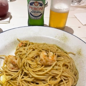 Espaguetti oleo y camarones ?