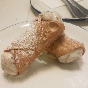 Canoli de ricotta