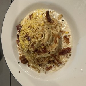 Rigatoni Ni Carbonara Ni Alfredo con spaguetti 