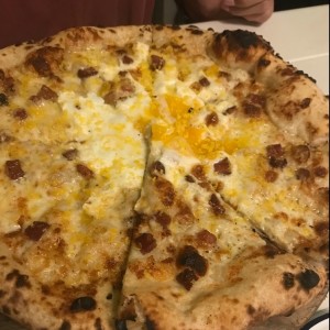 pizza a la carbonara