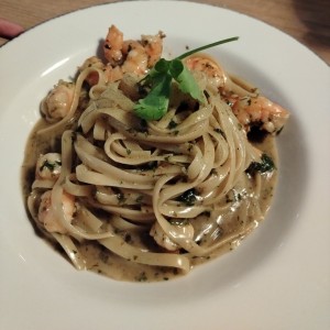 Fetuccini Aglio, Olio E Gamberetti