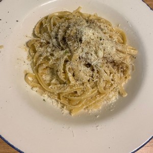 Bucatini Cacio E Pepe