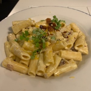 Rigatoni Ni Carbonara Ni Alfredo