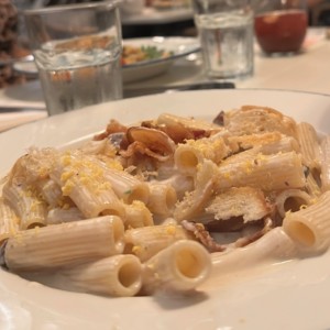 Rigatoni Ni Carbonara Ni Alfredo