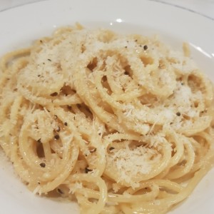 bucatini cacio e pepe