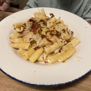 Rigatoni Ni Carbonara Ni Alfredo