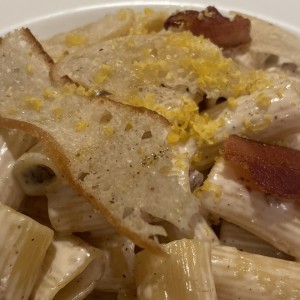 Rigatoni Ni Carbonara Ni Alfredo