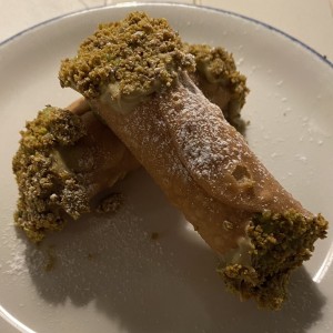 Cannoli pistacho