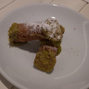 cannoli pistachio