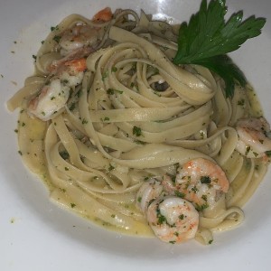 Fetuccini Aglio, Olio E Gamberetti