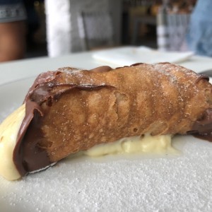 Canolis de Nutella y Crema 