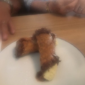 cannoli de chocolate y crema