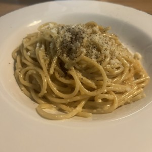 Bucatini Cacio E Pepe