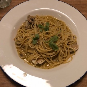 spaghetti con almejas