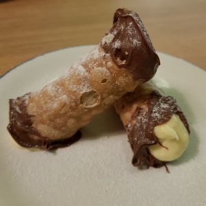 canolli relleno de nutella