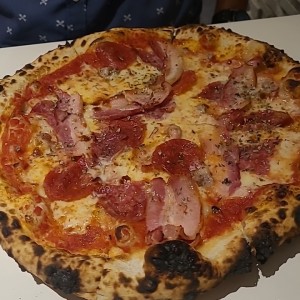 Piezas Tradicionales - Pizza Carnivor