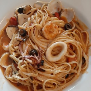 linguini de marisco