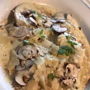 raviolis hongos porcini.