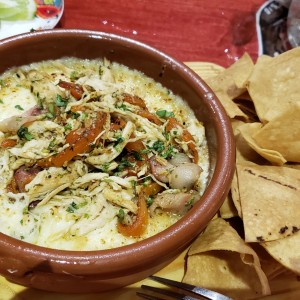 Queso fundido con pollo y bacon ?