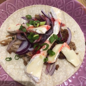 taco de cerdo con queso