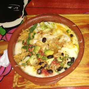 Queso Fundido con cochinilla 