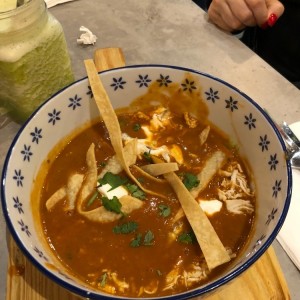 sopa de tortilla