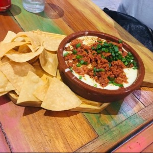 Queso fundido con Chorizo