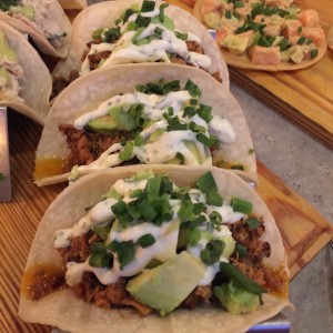 tacos de carnitas mixtas