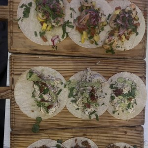 Tacos de Camaron y Tacos de Pollo