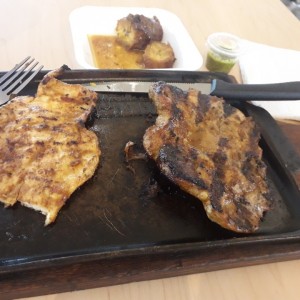 Pollo y Chuleta a la parrilla 