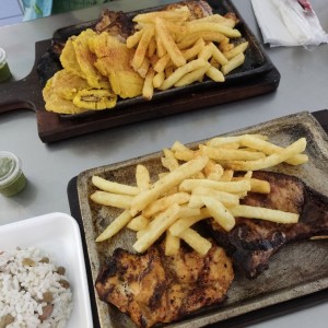 Combo de filete de pollo y chuleta