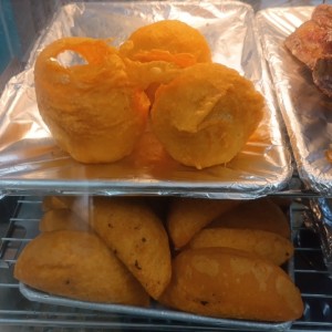 Empanadas de pollo y papas rellenas 