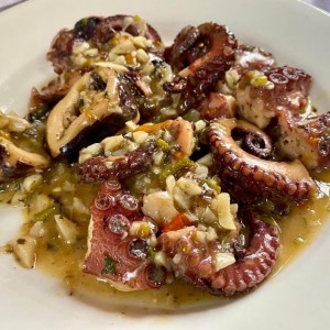 Mariscos - Pulpo Al Ajillo