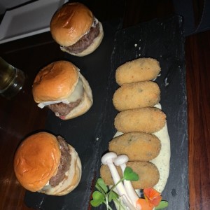 EXPERIENCIA MALO - Croquetas De Hongos y Sliders de ?