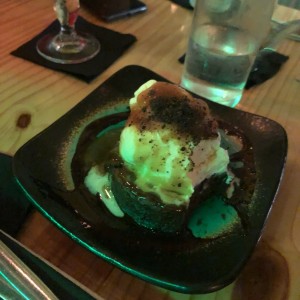 Postre Malo - BROWNIE CON HELADO