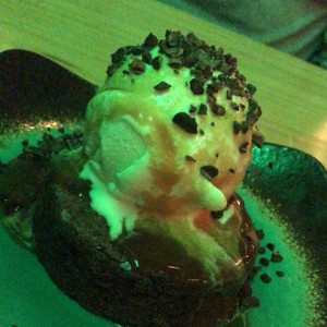 Postre Malo - BROWNIE CON HELADO