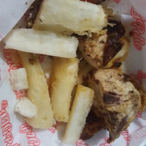 Pollo y yuca