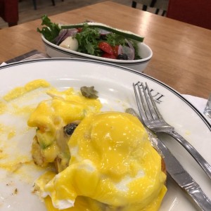 benedict eggs with salmon and avocado and extra salad