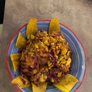 Poke de platanitos, quinoa, atun, guacamole, zanahoria