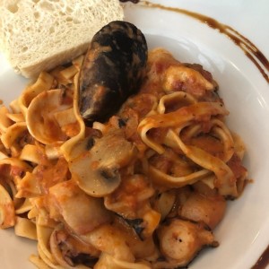 Pasta Aglio rosso